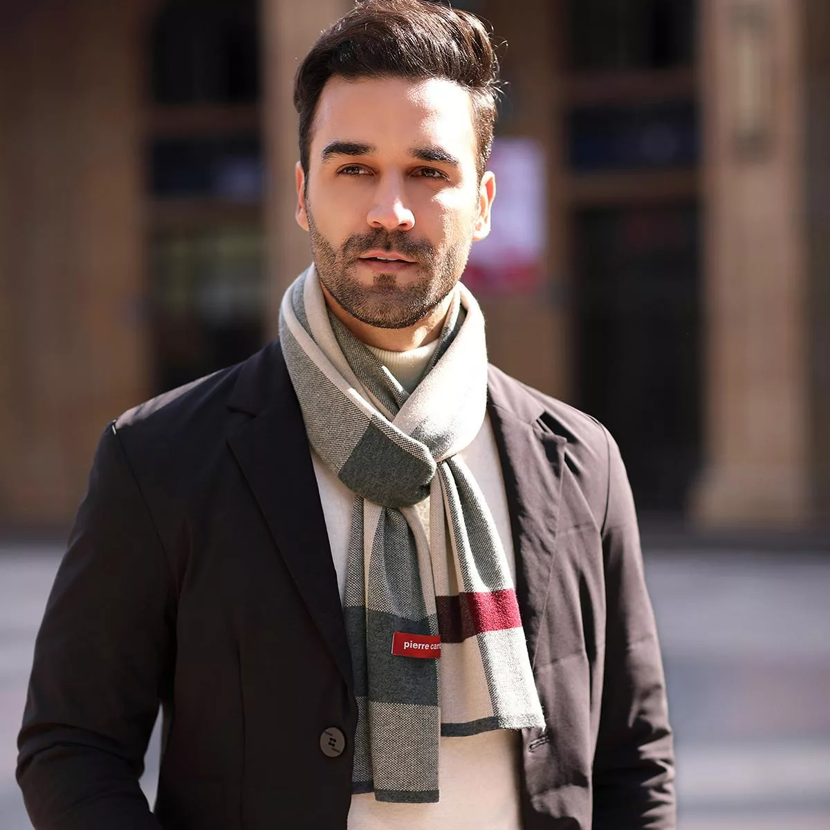 Descubre las mejores formas de bufandas para hombre – Moda